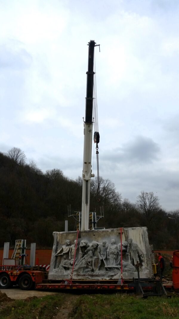 Tour Saint-Quentin et le monument aux morts – Image 7